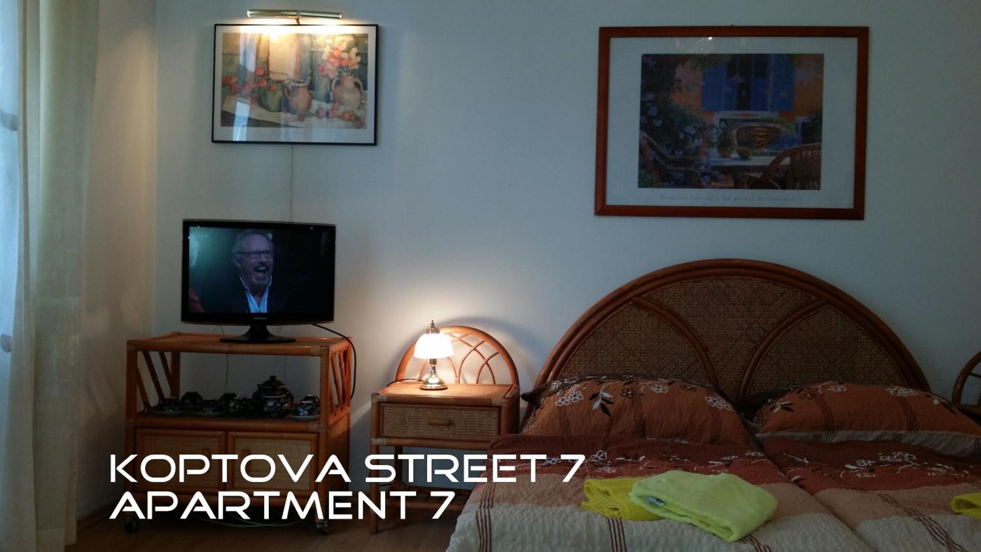 Holiday Apartments การ์โลวีวารี ภายนอก รูปภาพ
