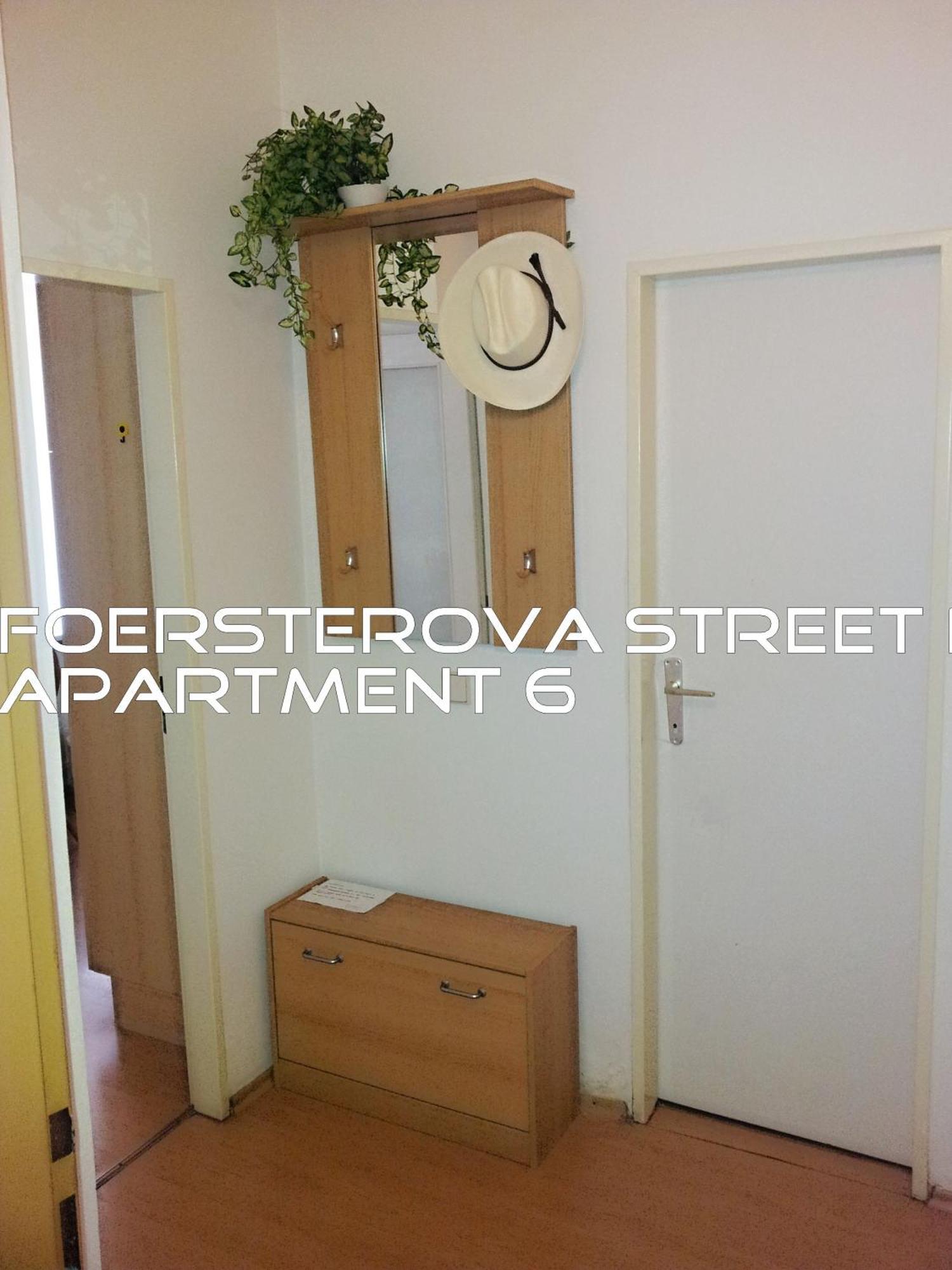 Holiday Apartments การ์โลวีวารี ภายนอก รูปภาพ