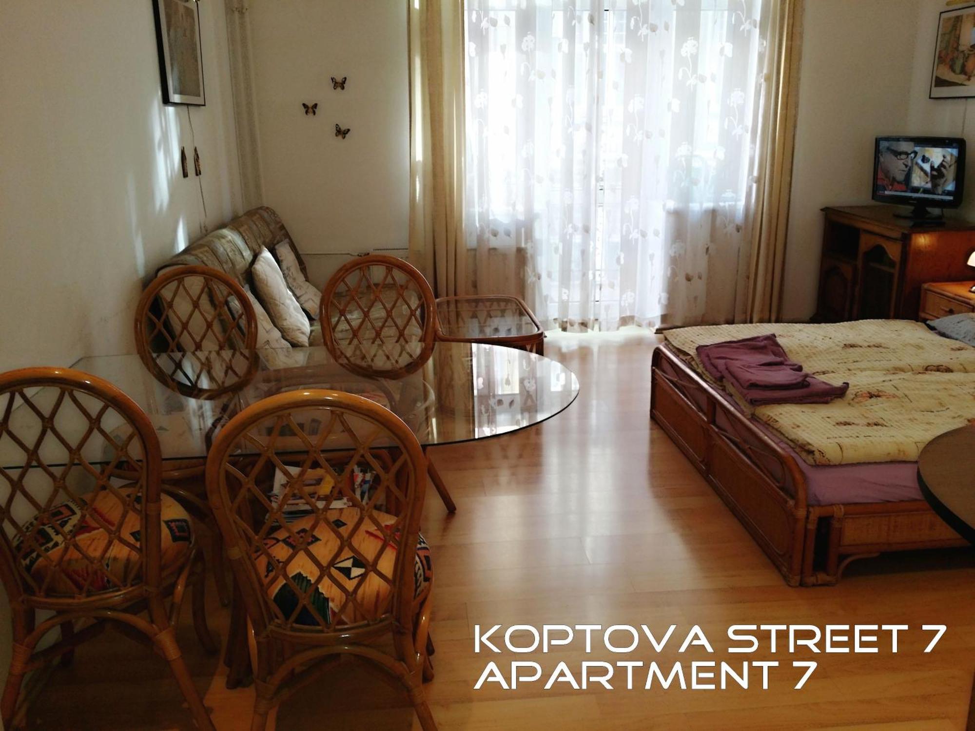 Holiday Apartments การ์โลวีวารี ภายนอก รูปภาพ