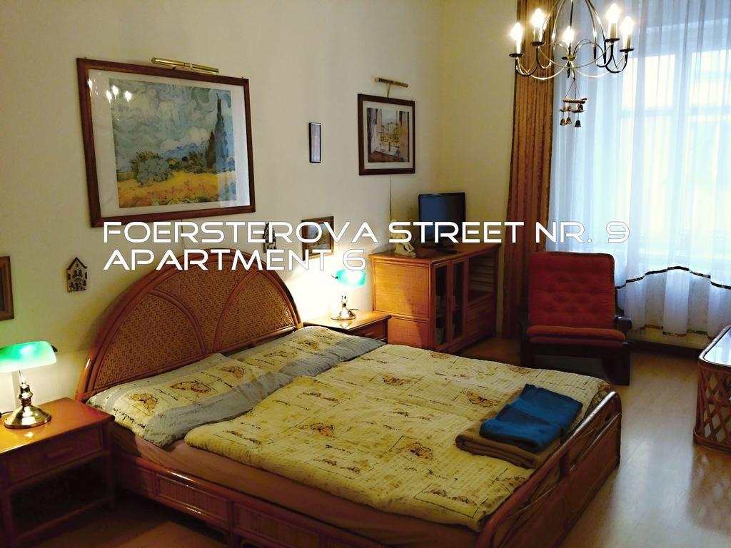 Holiday Apartments การ์โลวีวารี ภายนอก รูปภาพ